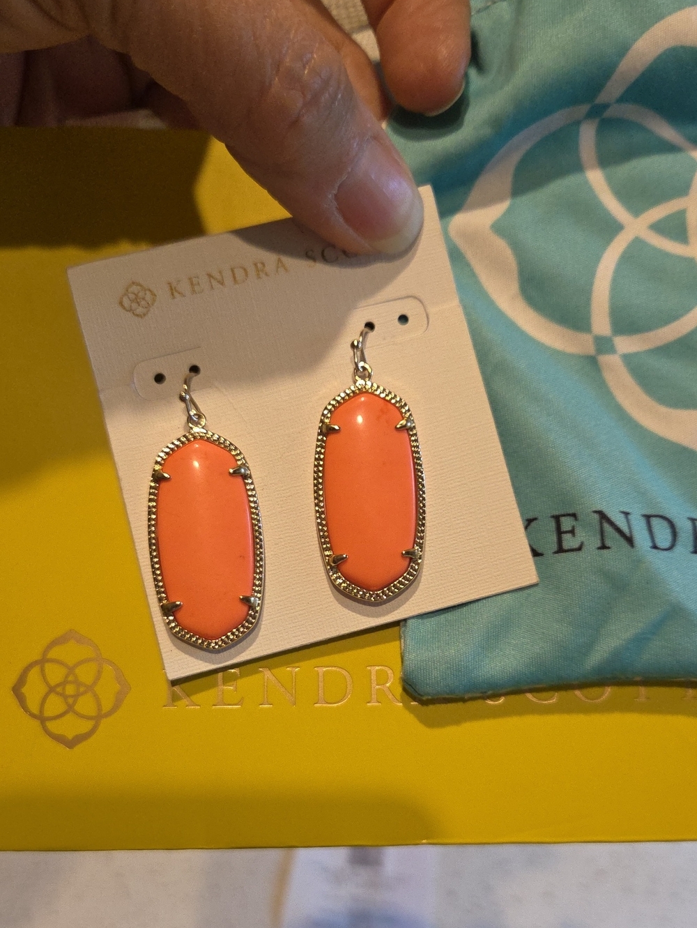 Kendra Scott Peach Oval Drop Earrings - Gold Frame